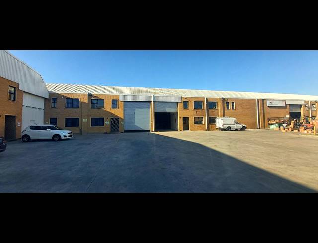 1,860M² WAREHOUSE TO LET IN KILLARNEY GARDENS